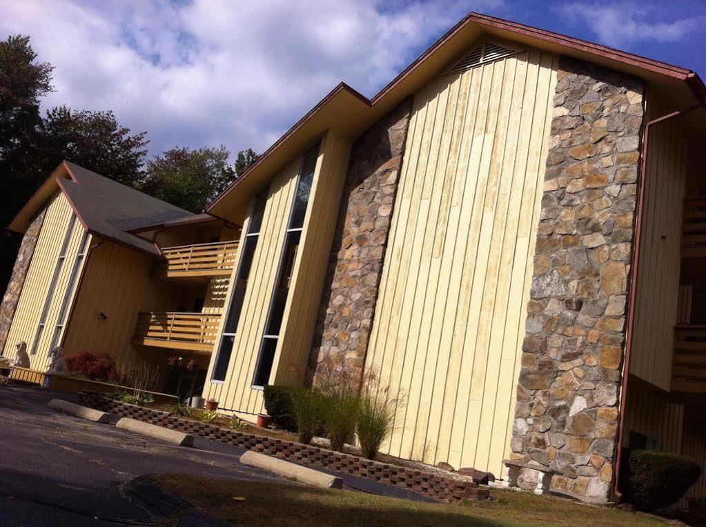 Iron Horse Inn Simsbury ภายนอก รูปภาพ