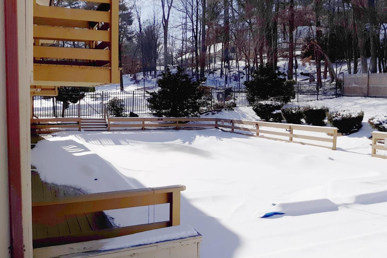 Iron Horse Inn Simsbury ภายนอก รูปภาพ